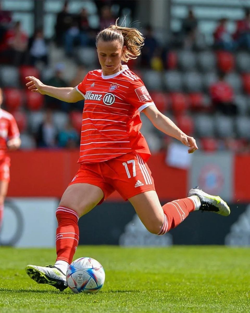 关于拜仁慕尼黑再度巨额胜利，向前迈进的信息