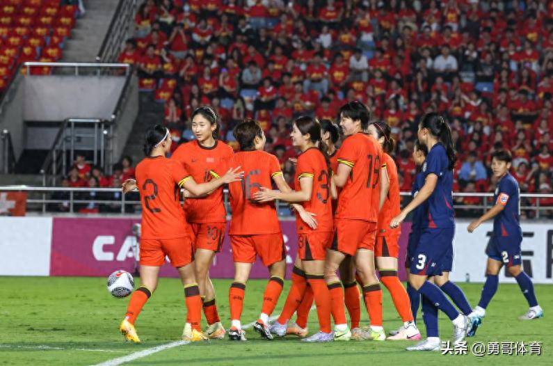 世俱杯改制-包含卫冕挑战：女足冠军阵容备战新赛季的词条