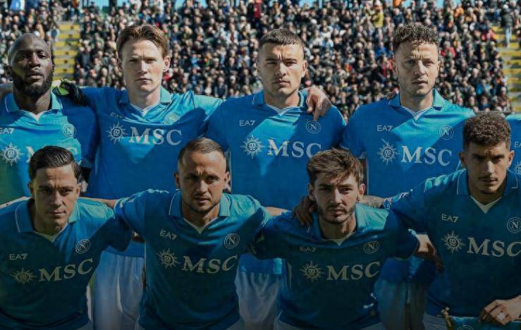 世俱杯分组-包含那不勒斯客场不敌桑普多利亚，积分榜遭追赶的词条