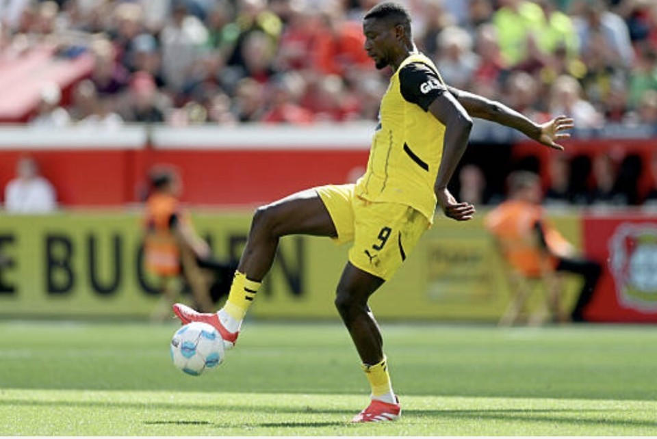 世俱杯赛程-多特蒙德前锋状态低迷，被队友抨击不听话