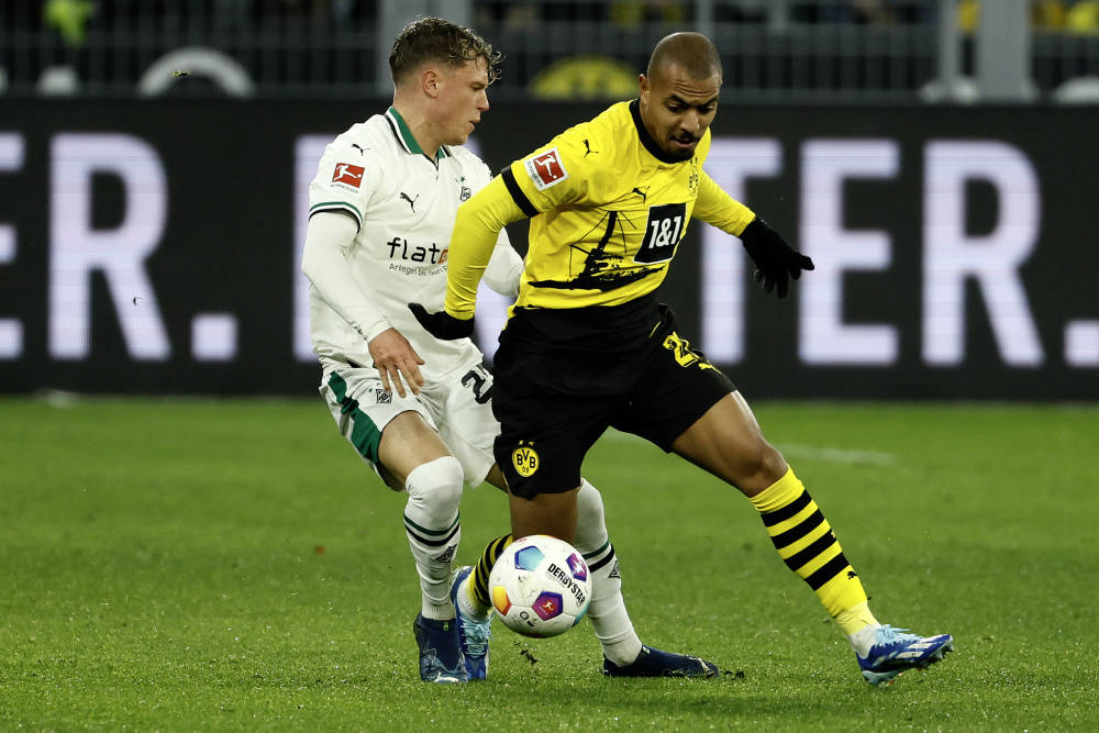 多特蒙德前锋状态低迷，被队友抨击不听话