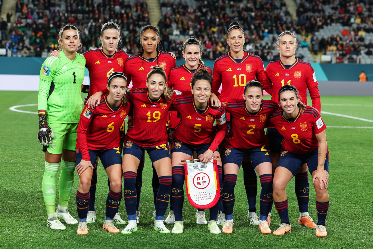 世俱杯参赛资格-哥伦比亚女足队员拼搏争夺国际冠军