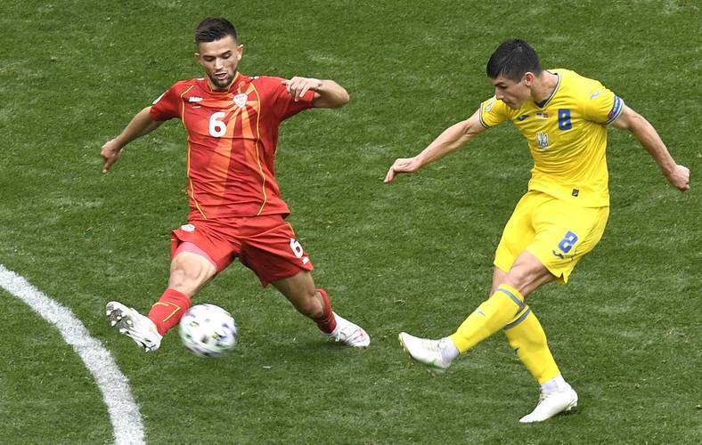 哈萨克斯坦队在比赛中实力突出，引发热议