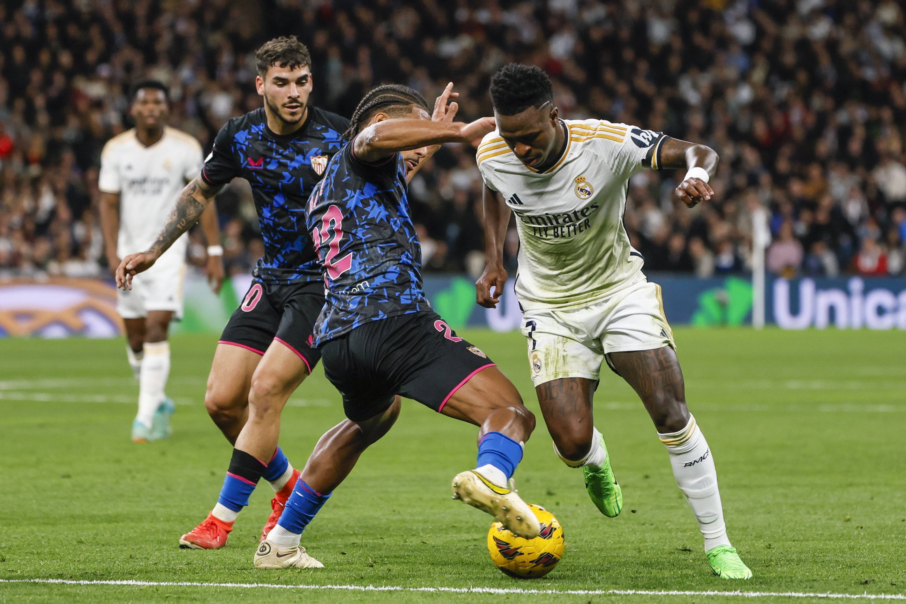 塞维利亚连胜，升至欧战区域的简单介绍