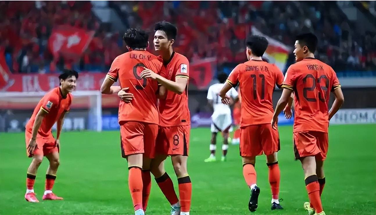 世俱杯奖金-紧张对决：中国足球队战胜强敌