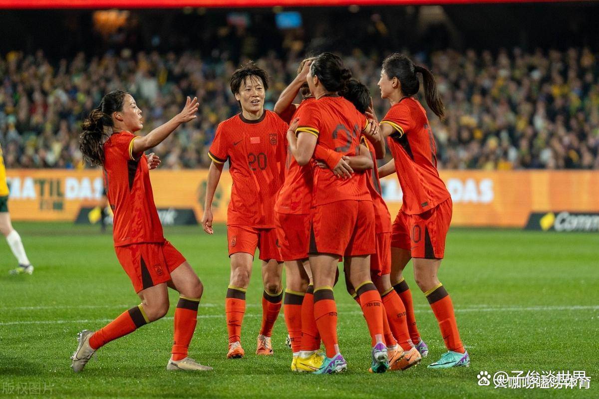 紧张对决：中国足球队战胜强敌