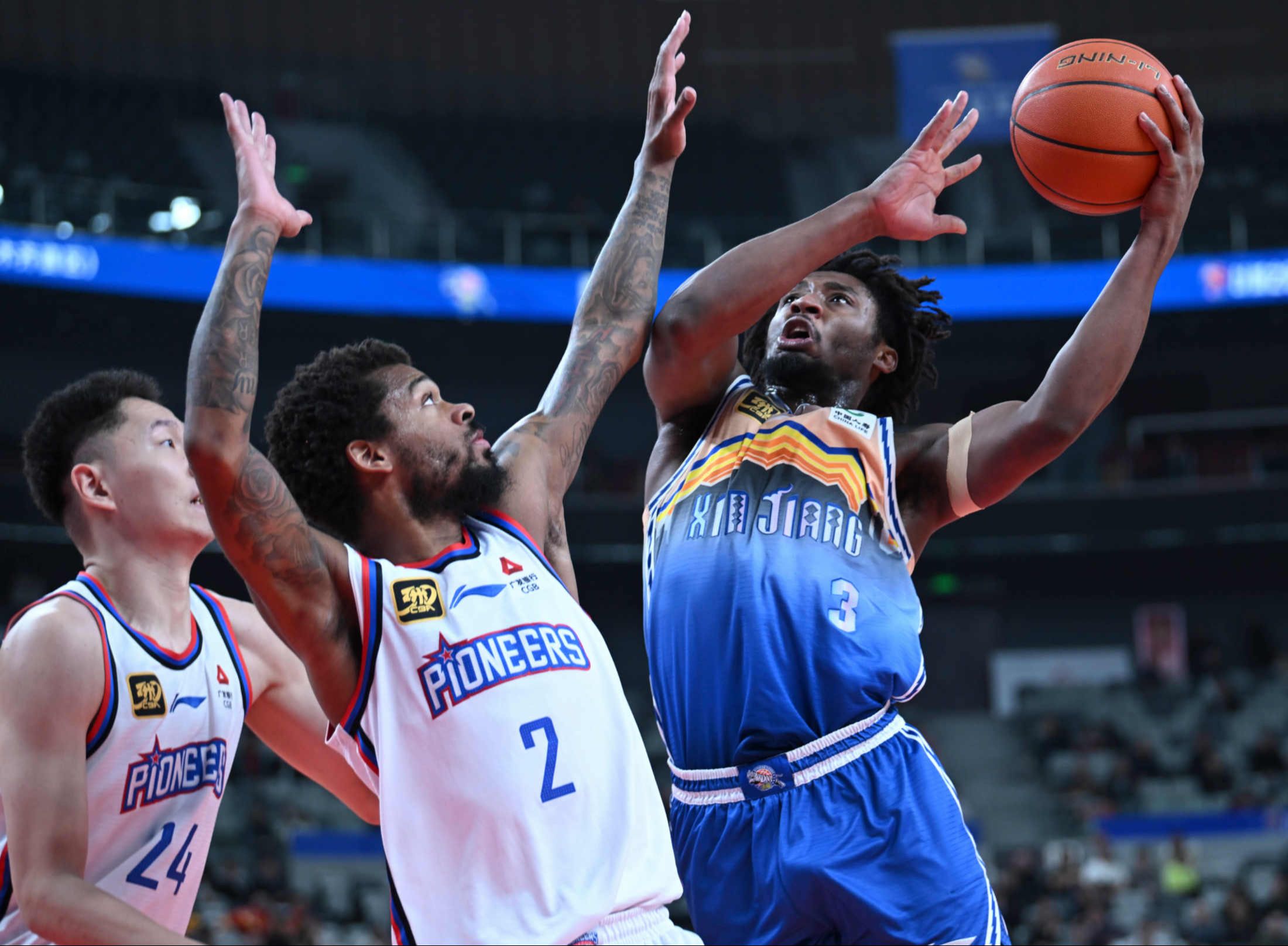 新疆队客场胜利，击败对手晋级