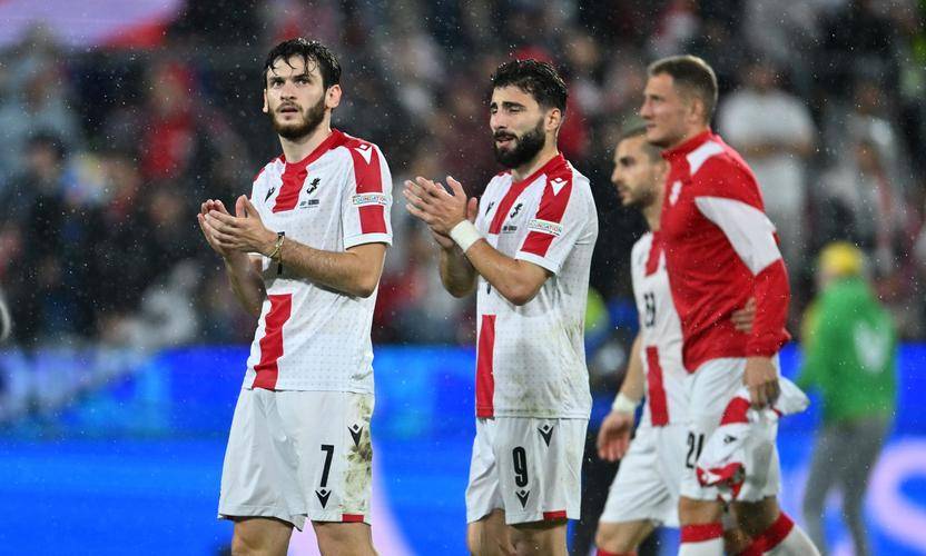 世俱杯奖金-欧预赛团队配合默契，球员信心爆棚备战