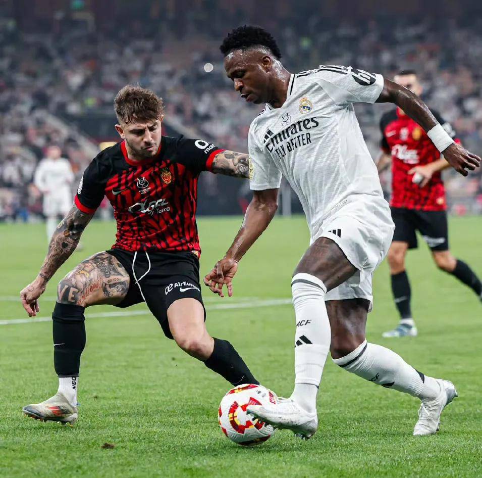 包含西班牙国家队显露实力，晋级争夺悬念的词条