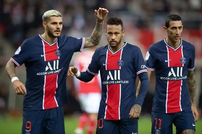 巴黎圣日耳曼战胜对手，稳居榜首