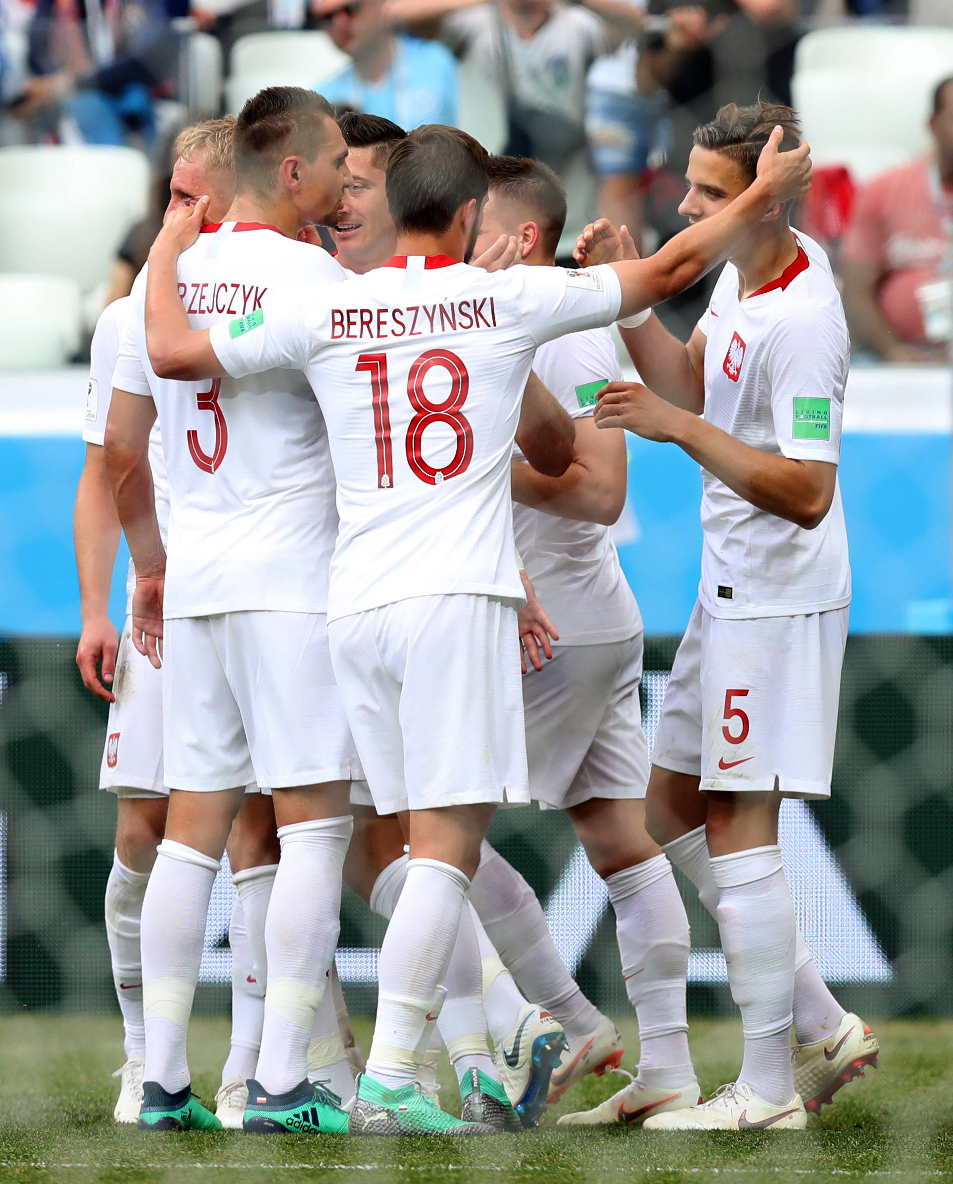 世俱杯分组-包含葡萄牙不敌波兰，欧洲杯正赛入场券仍受威胁的词条