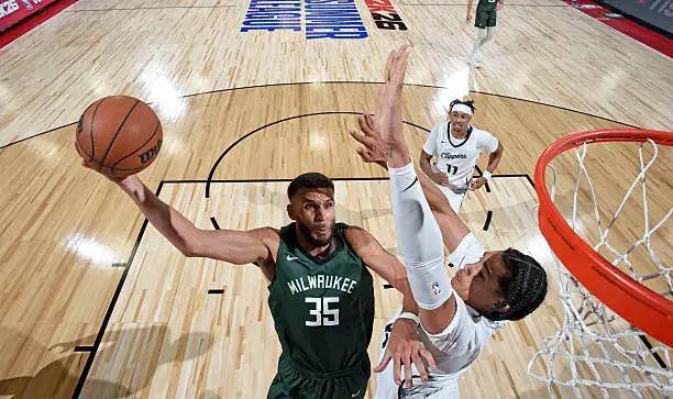 雄鹿队球员状态火爆，连胜多场比赛