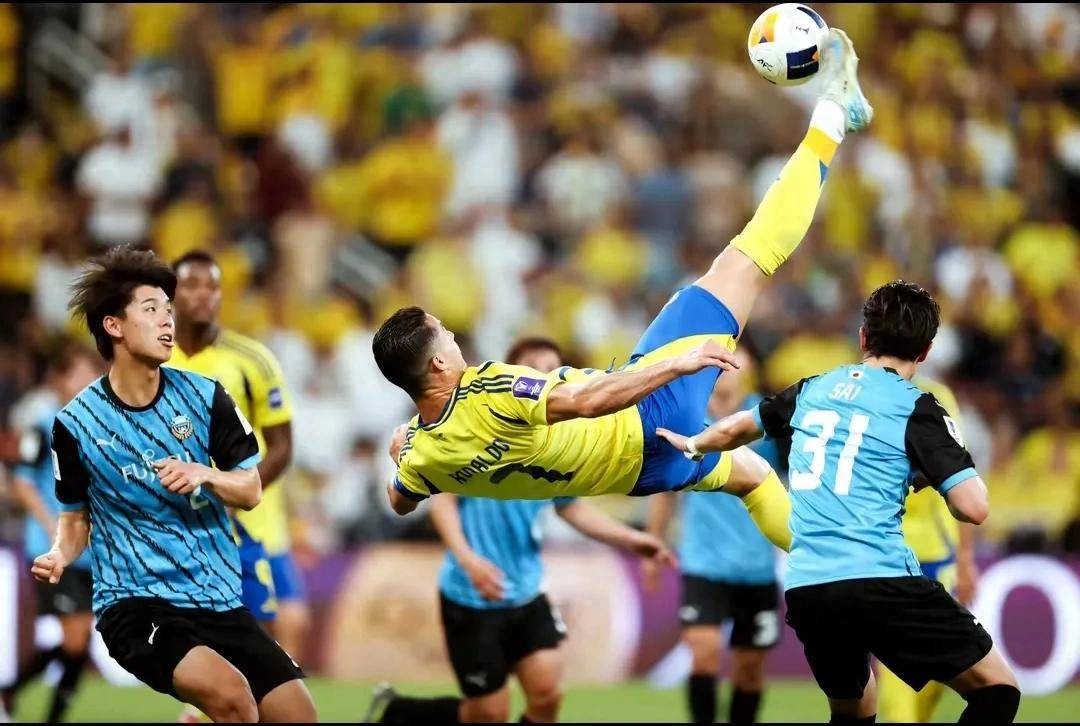 包含西班牙大胜斯洛文尼亚，托里斯火力全开射入两球的词条