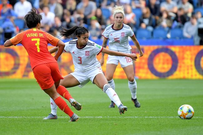 里尔主场战胜尼姆，保持不败走势