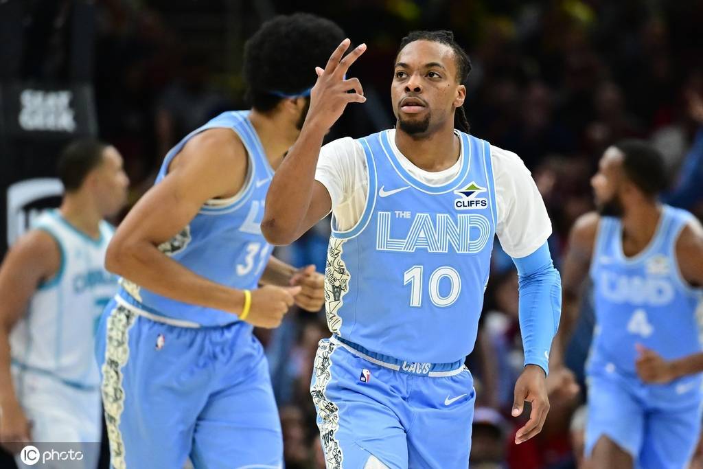 骑士逆转黄蜂，小塞克斯顿关键抢断