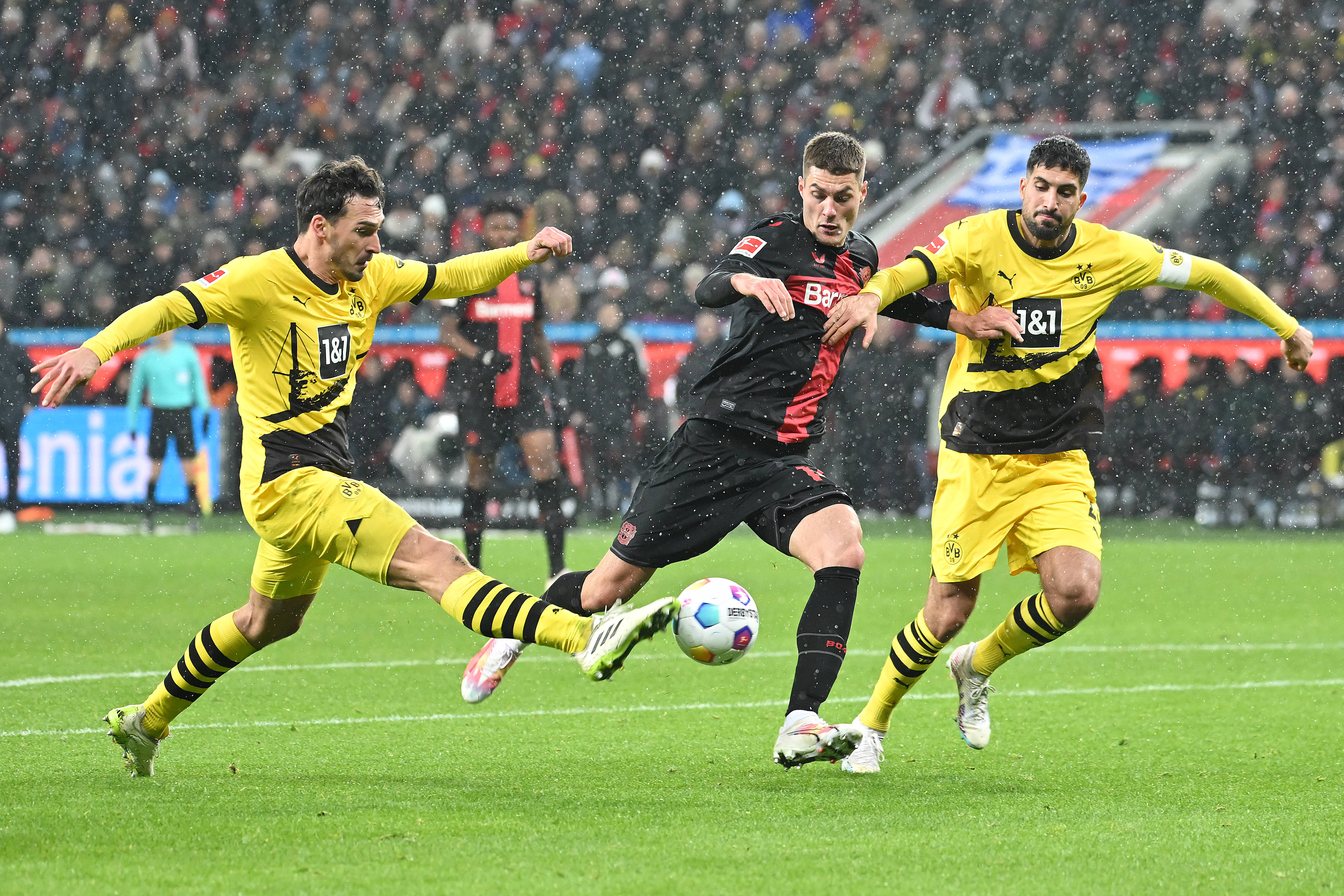 勒沃库森客场逼平对手，德甲争冠形势陷入僵局