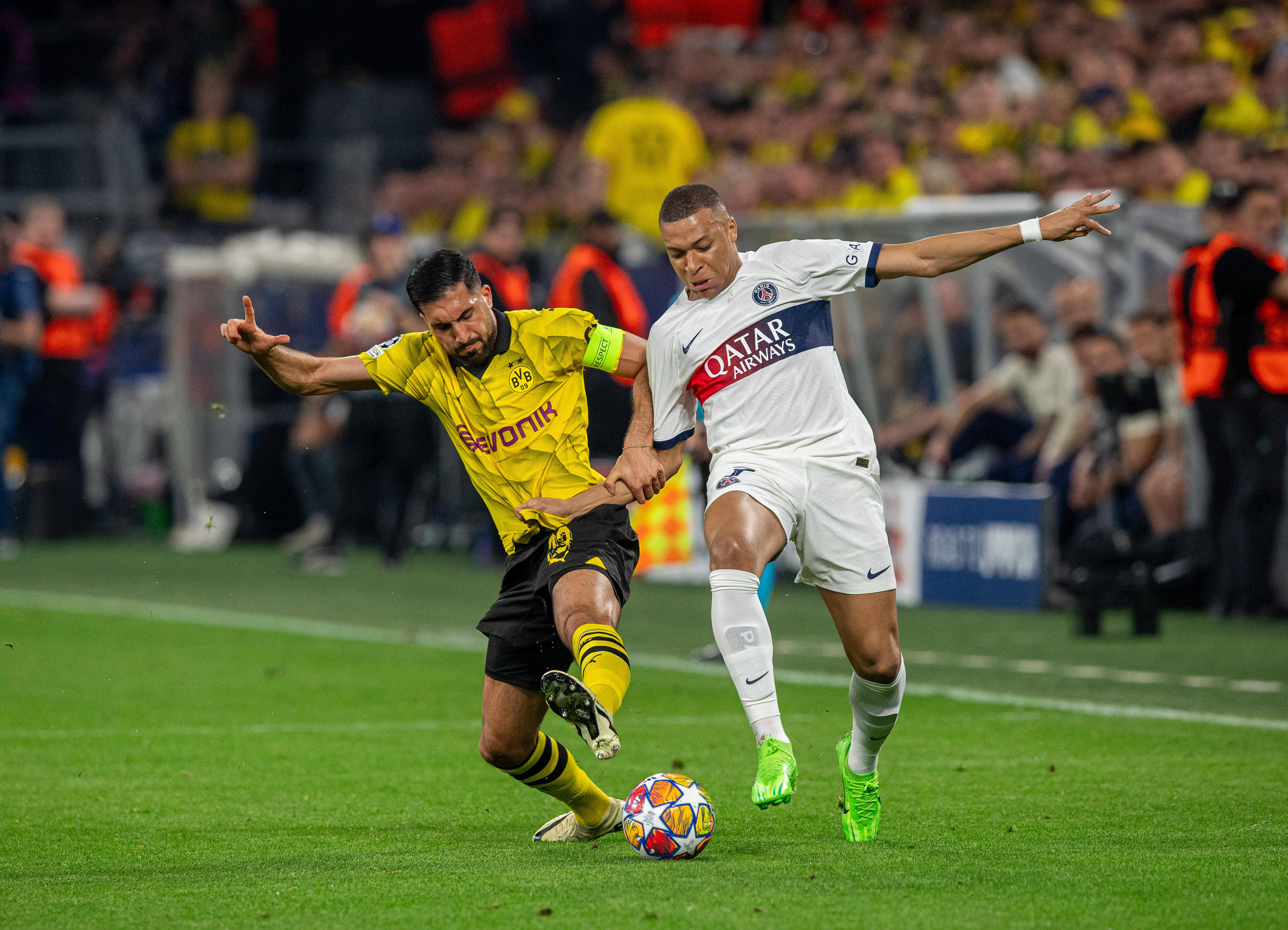 世俱杯-热血足球场上的搏击，无法阻挡