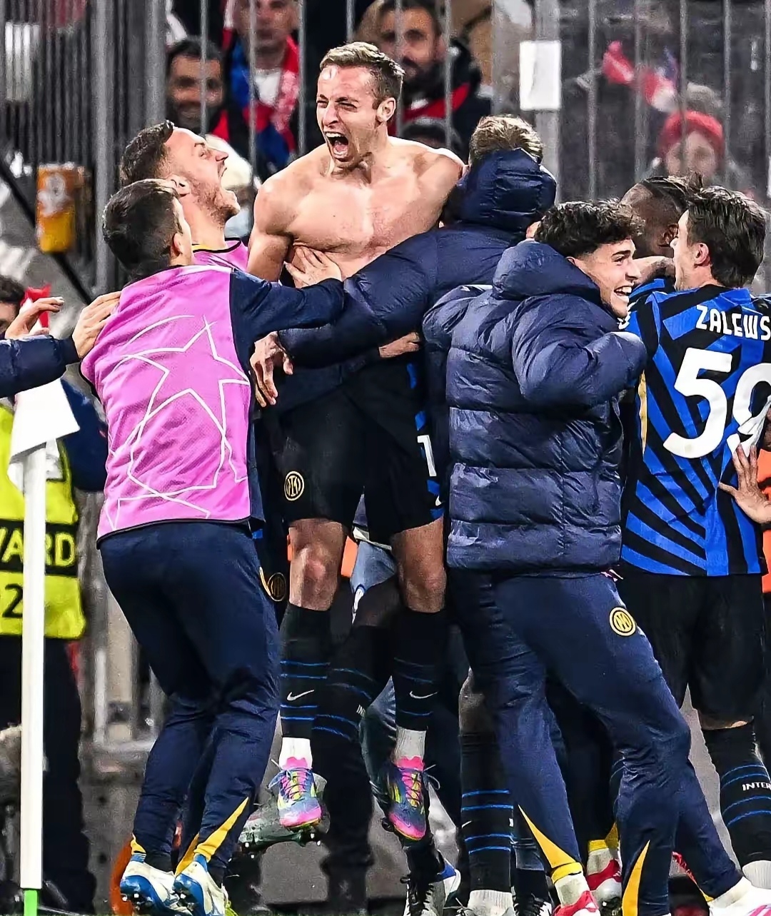 拜仁慕尼黑踢败热刺，登上新一届足球巅峰