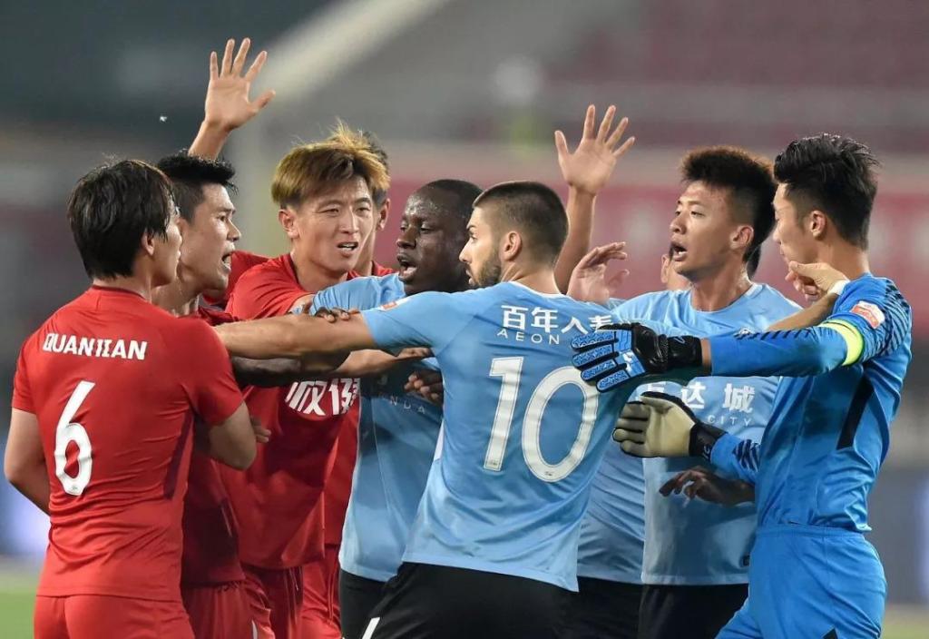 大连一方惨败，连败阴影笼罩