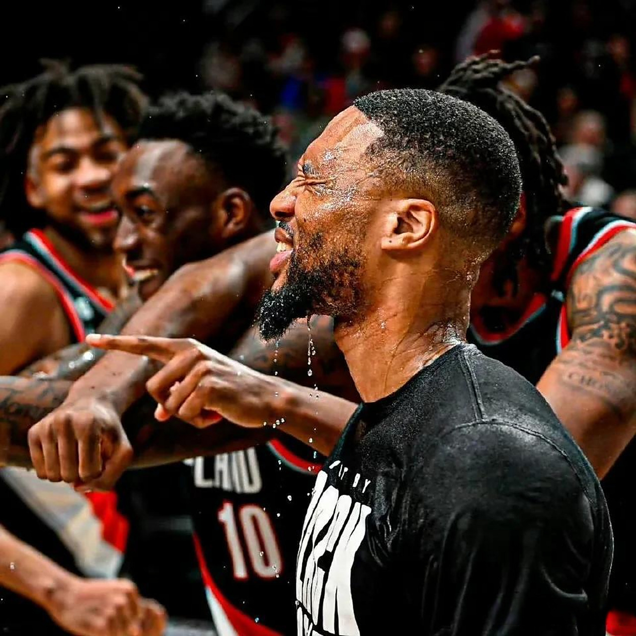 活塞不敌开拓者，利拉德砍下21分力挽局面