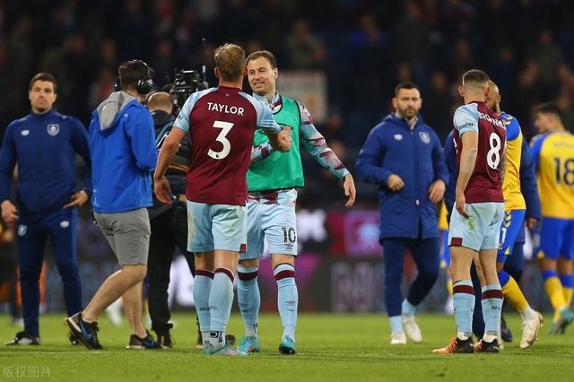 包含伯恩利不敌水晶宫，遭遇保级麻烦的词条
