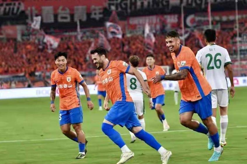 球队战术变化频频，主帅露出新思路