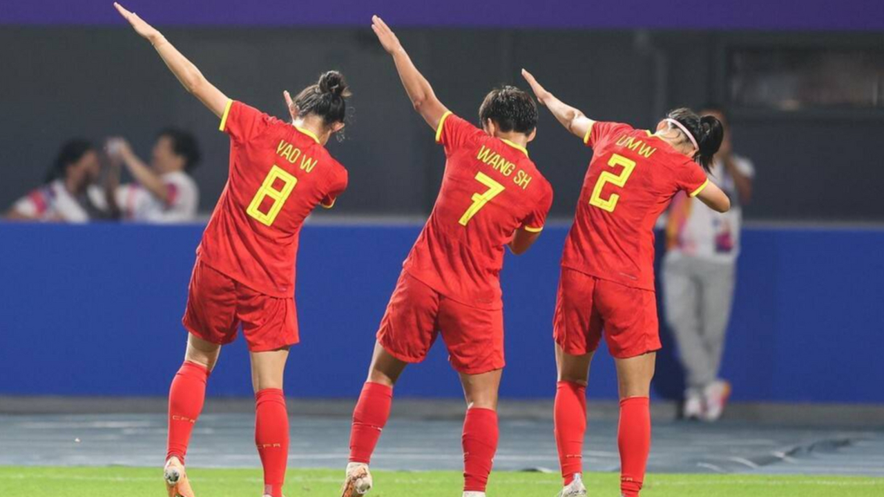 世俱杯决赛-中国女足再胜一仗，晋级八强赛