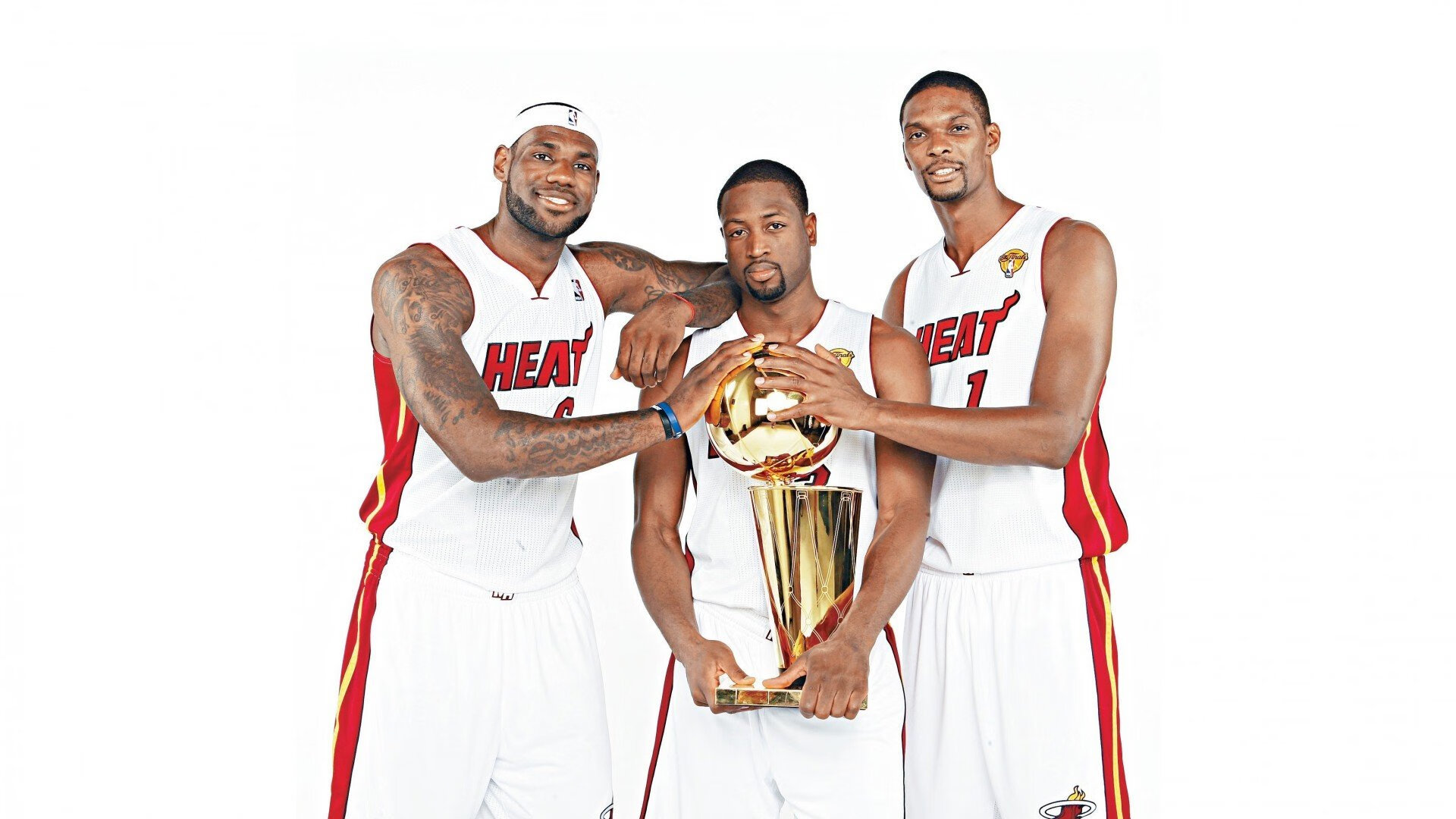 世俱杯时间-以希腊怪兽之名，雄鹿如何用钢铁丛林与精确手术，在总决赛绞杀了独行侠的华丽单打